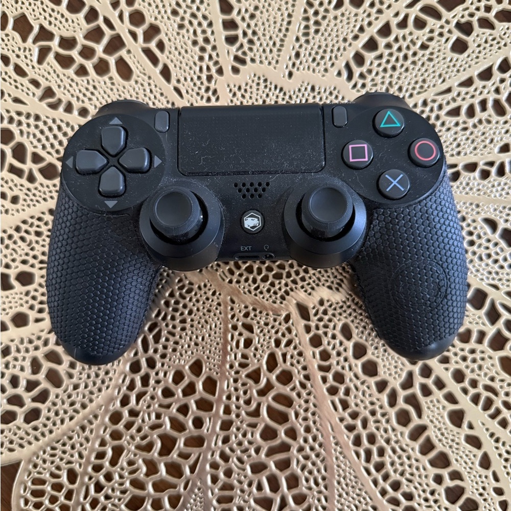 Wireless Black Gaming Controller